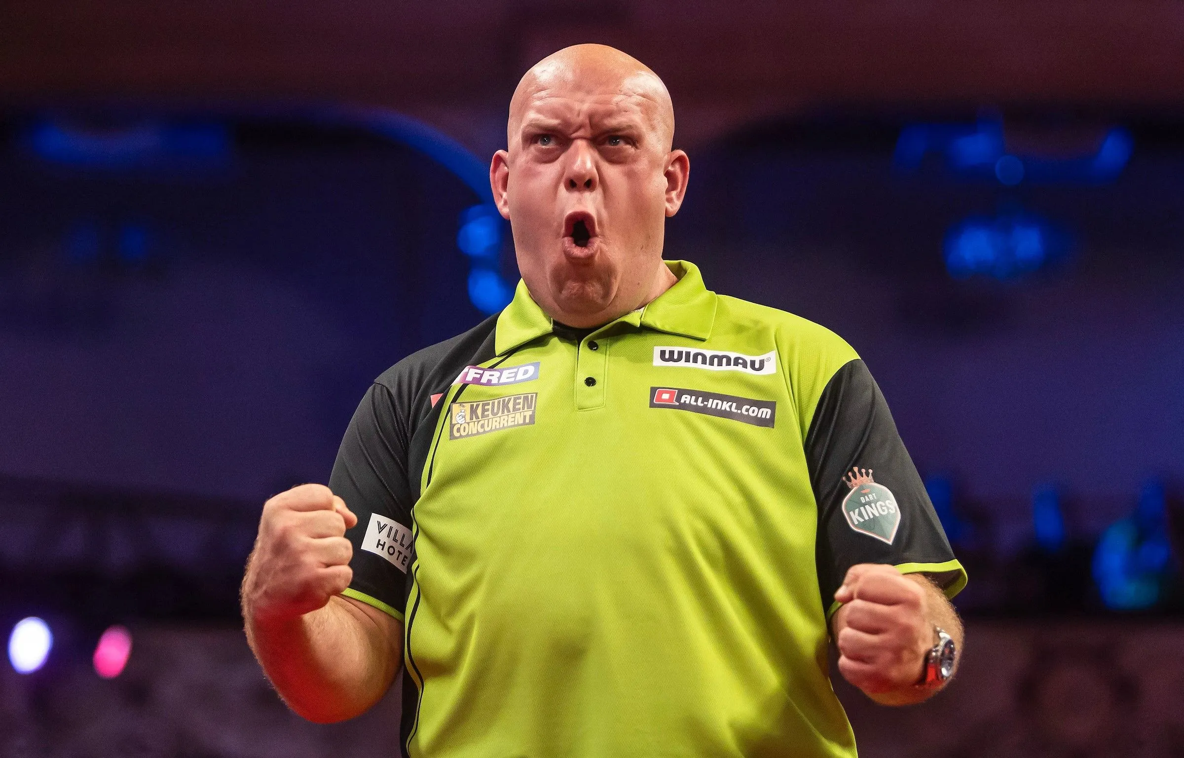 Michael van Gerwen not at his best but past Andrew Gilding at World Matchplay despite many missed doubles