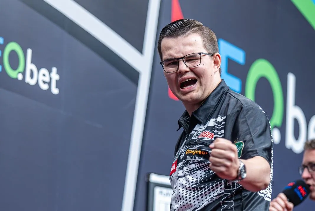 Gian van Veen fights off Ryan Searle comeback to reach first Euro Tour final at Hungarian Darts Trophy 2024