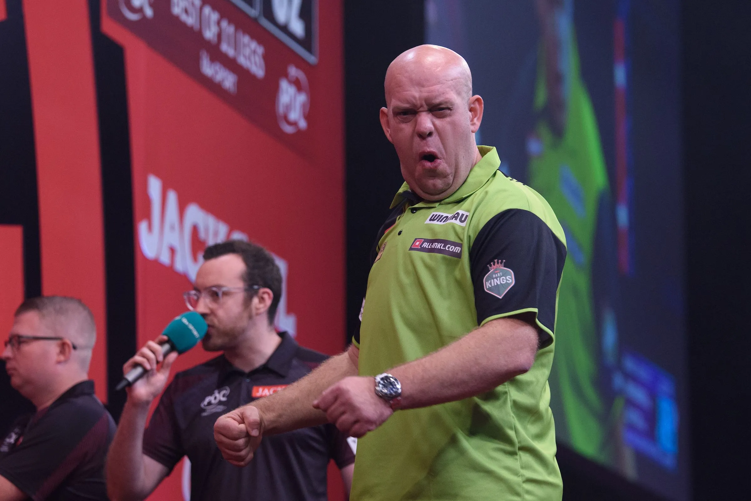 Nine-dart hero Michael van Gerwen impresses with victory; Luke Humphries bows out after leg-decider