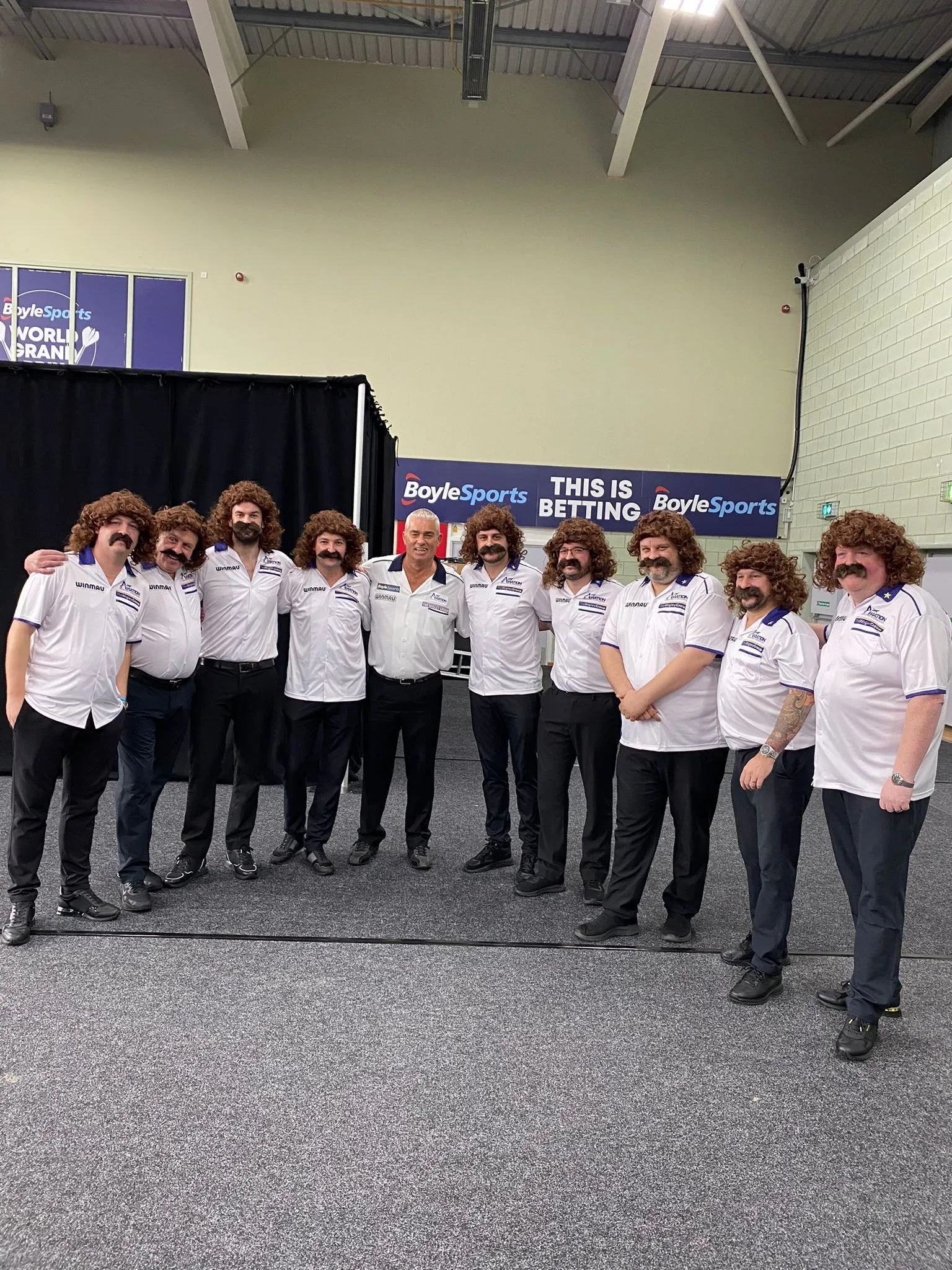 Top pros mark Steve Beaton's final Pro Tour in style with 'Bronzed Adonis' fancy dress