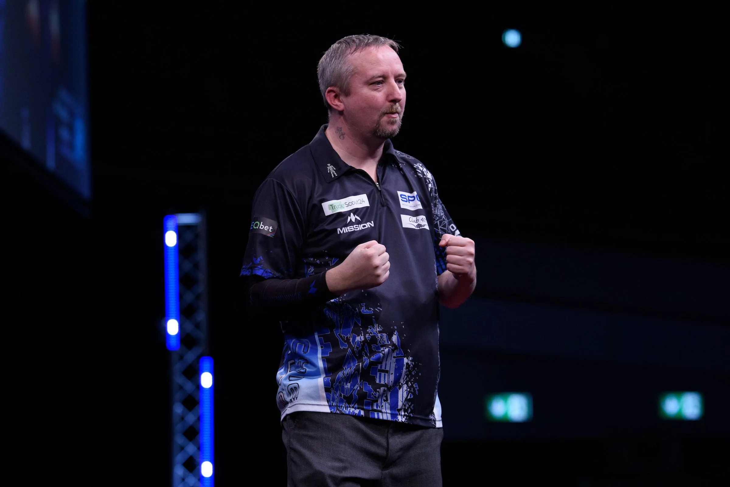 Ritchie Edhouse one win away from first PDC major after dominant Woodhouse win in Dortmund