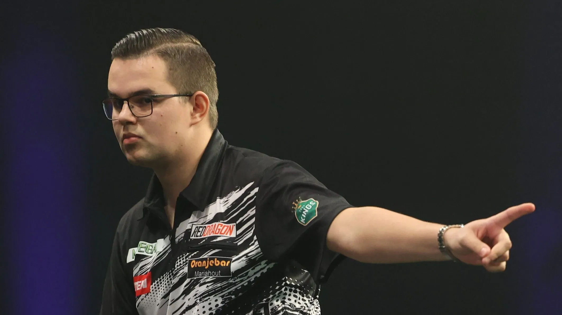 Glorious Gian van Veen puts in performance of a lifetime to romp into Grand Slam of Darts quarterfinals