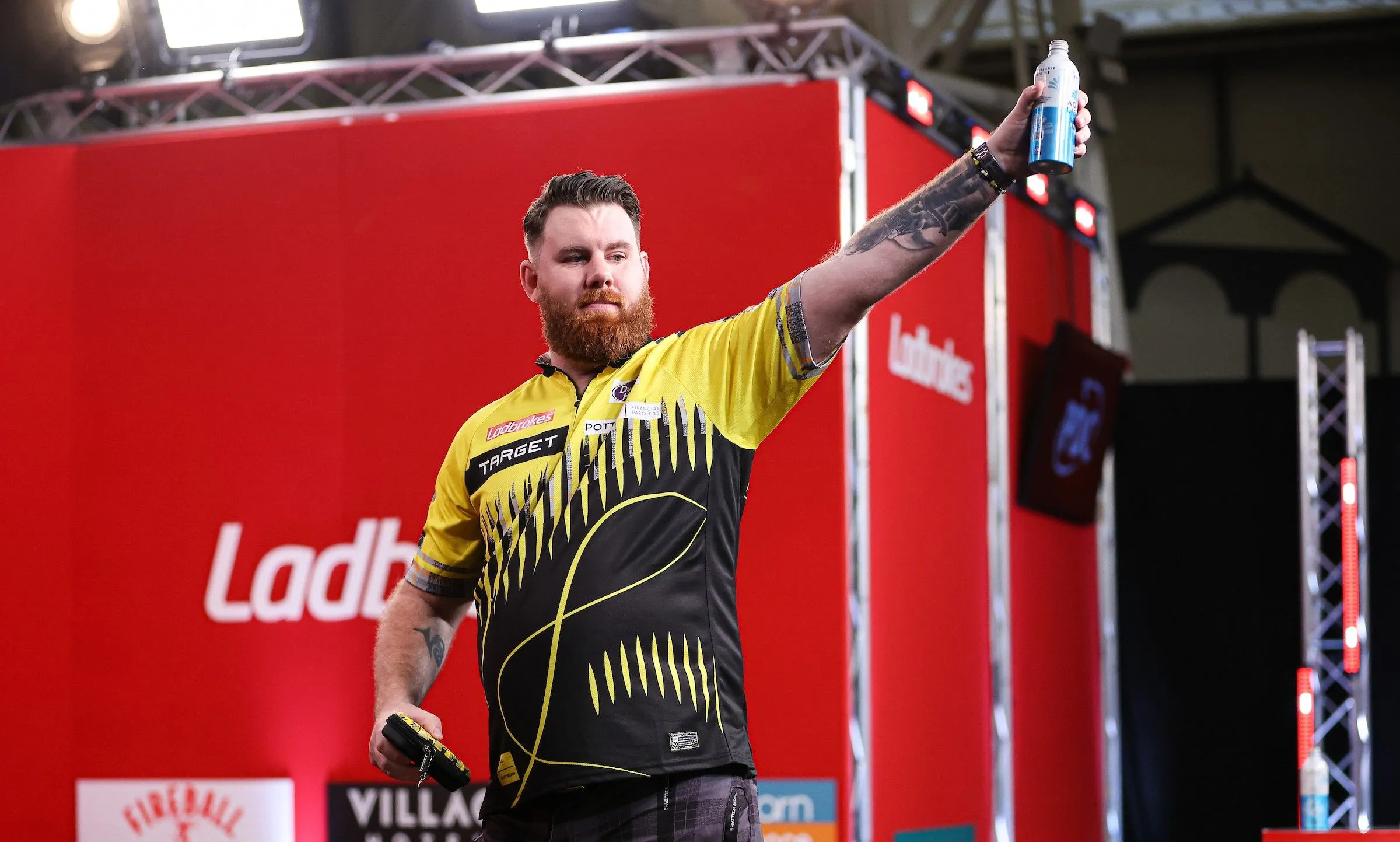 Scott Williams struts into quarterfinals at Players Championship Finals with stunning comeback; Connor Scutt comfortable against Daryl Gurney