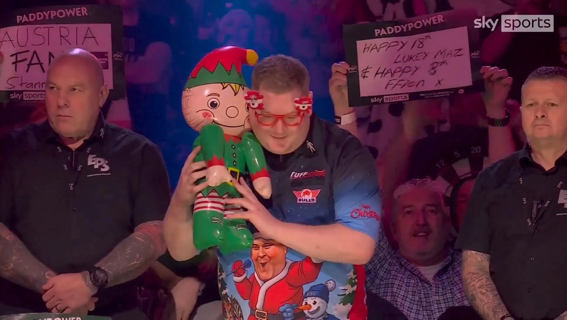 VIDEO | Ricky Evans brings the Christmas spirit to the Ally Pally with epic festive walk-on