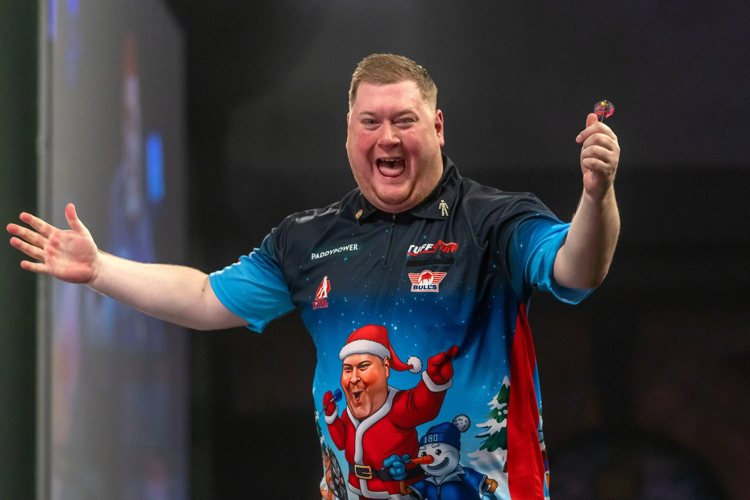 "He sometimes even walks the streets dressed as a woman" - Vincent van der Voort on the crazy antics of Ricky Evans