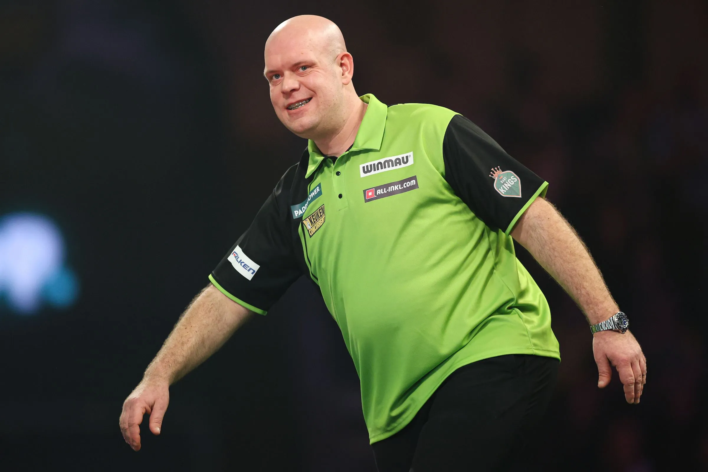 "If you don't do anything for two weeks now, you're back to square one" - Van der Voort provides Van Gerwen with advice before his holiday