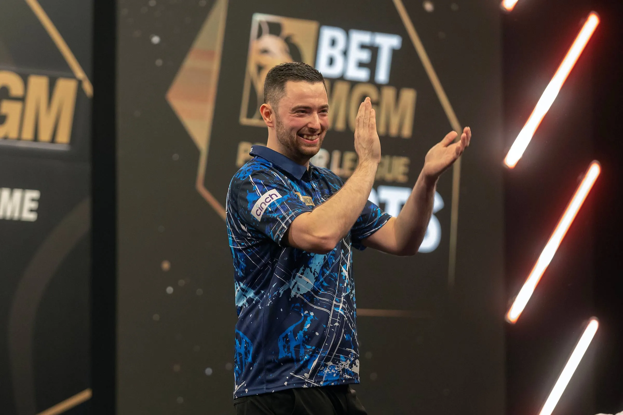 "I really struggle with a draft": Luke Humphries battles to 'extra special' Premier League Darts Leeds win despite tricky conditions