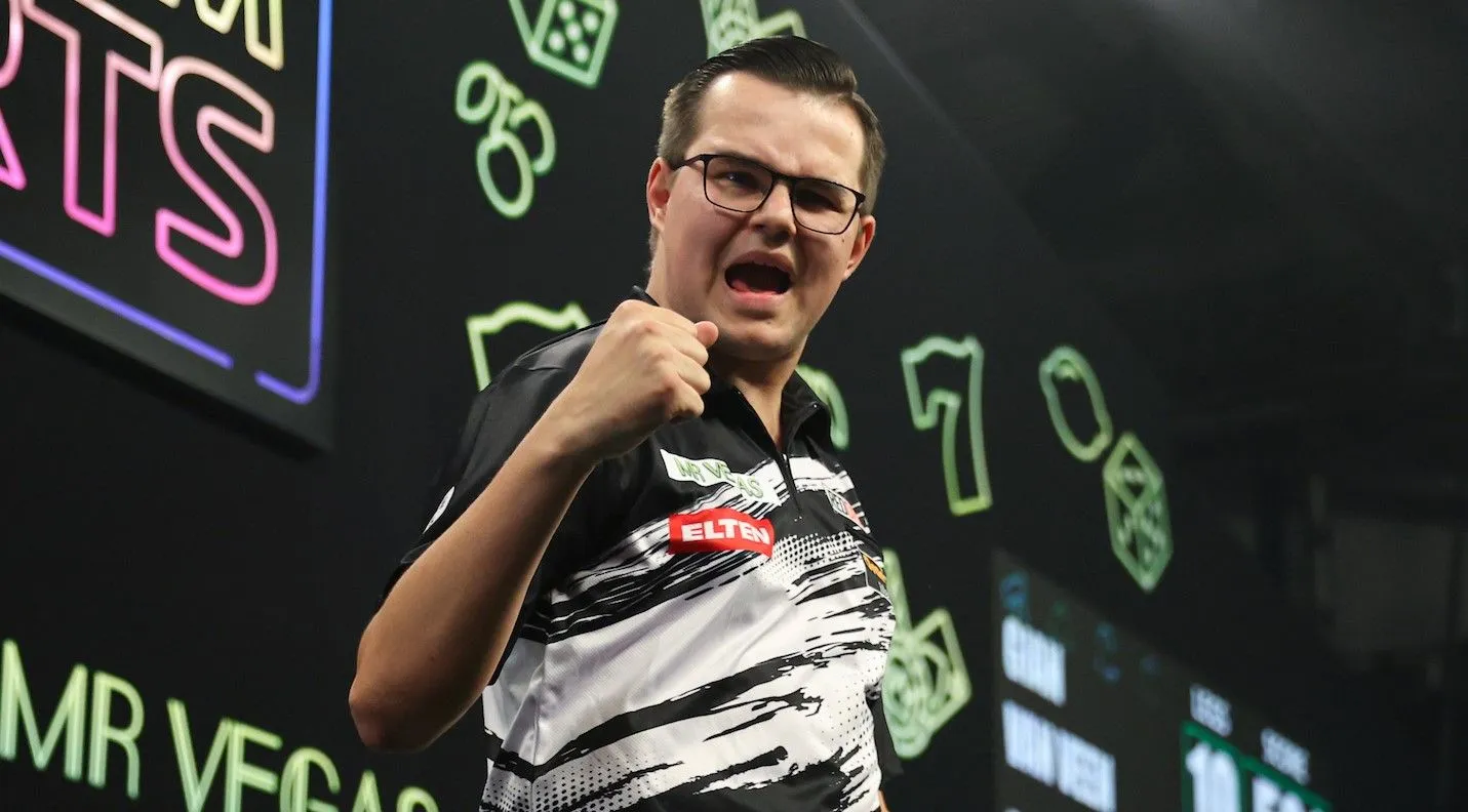 "All the pressure is on him" - Gian van Veen sends warning out to 'scared' Luke Littler ahead of World Grand Prix clash