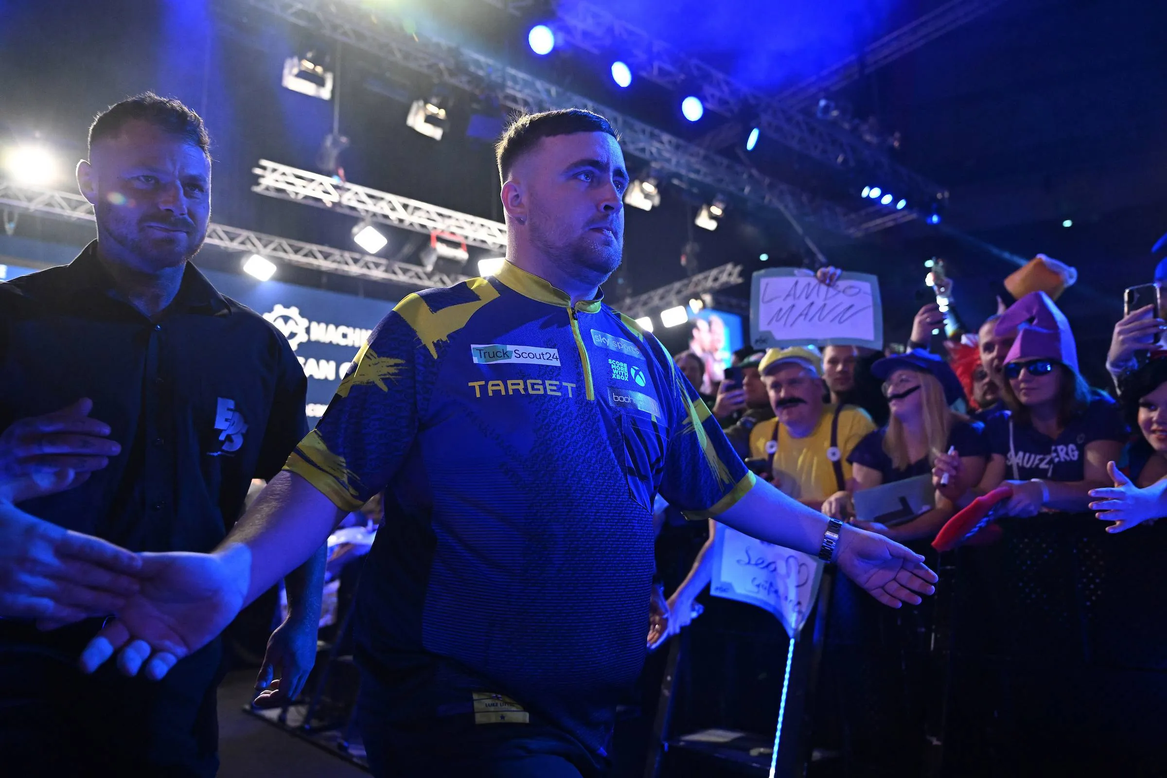 "Back to bed it is, wonder who they are gonna call up": Luke Littler withdraws just 90 minutes before Players Championship 33 in traffic jam