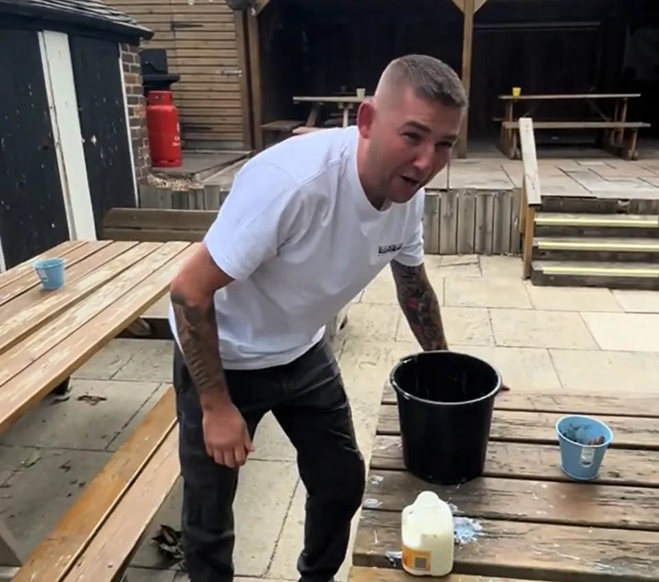 VIDEO: Nathan Aspinall takes punishing Fantasy Premier League forfeit that makes him throw up