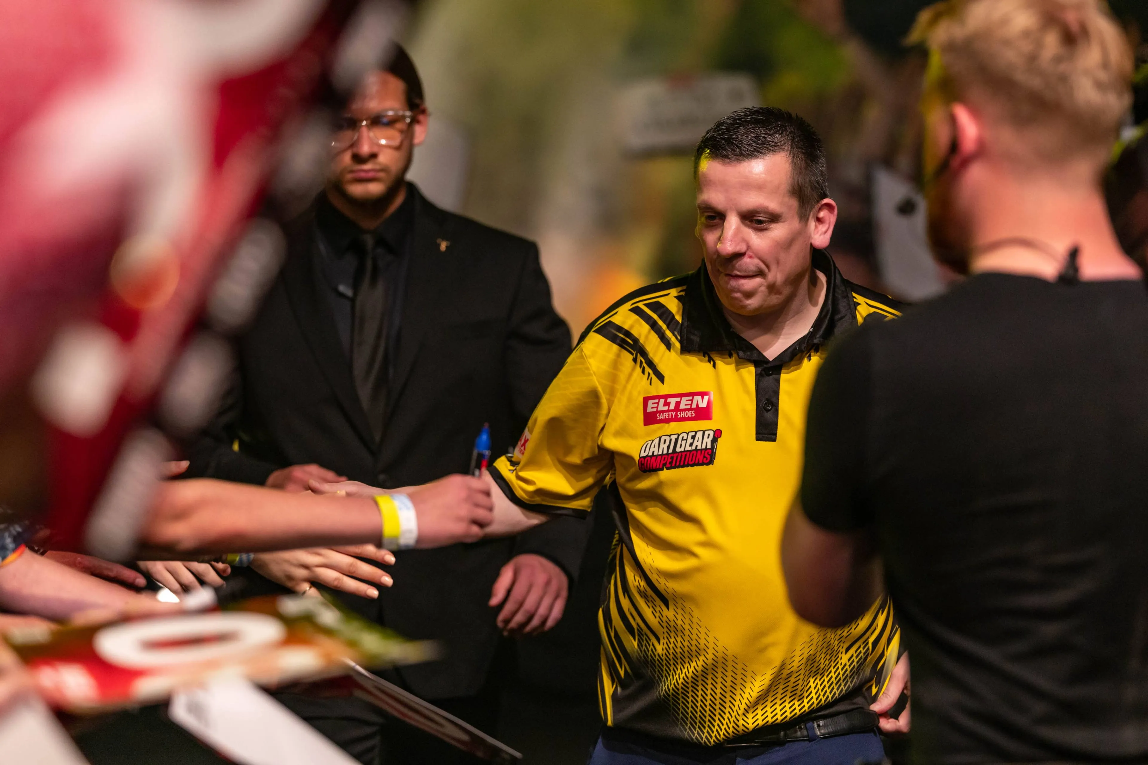 Dave Chisnall (2)