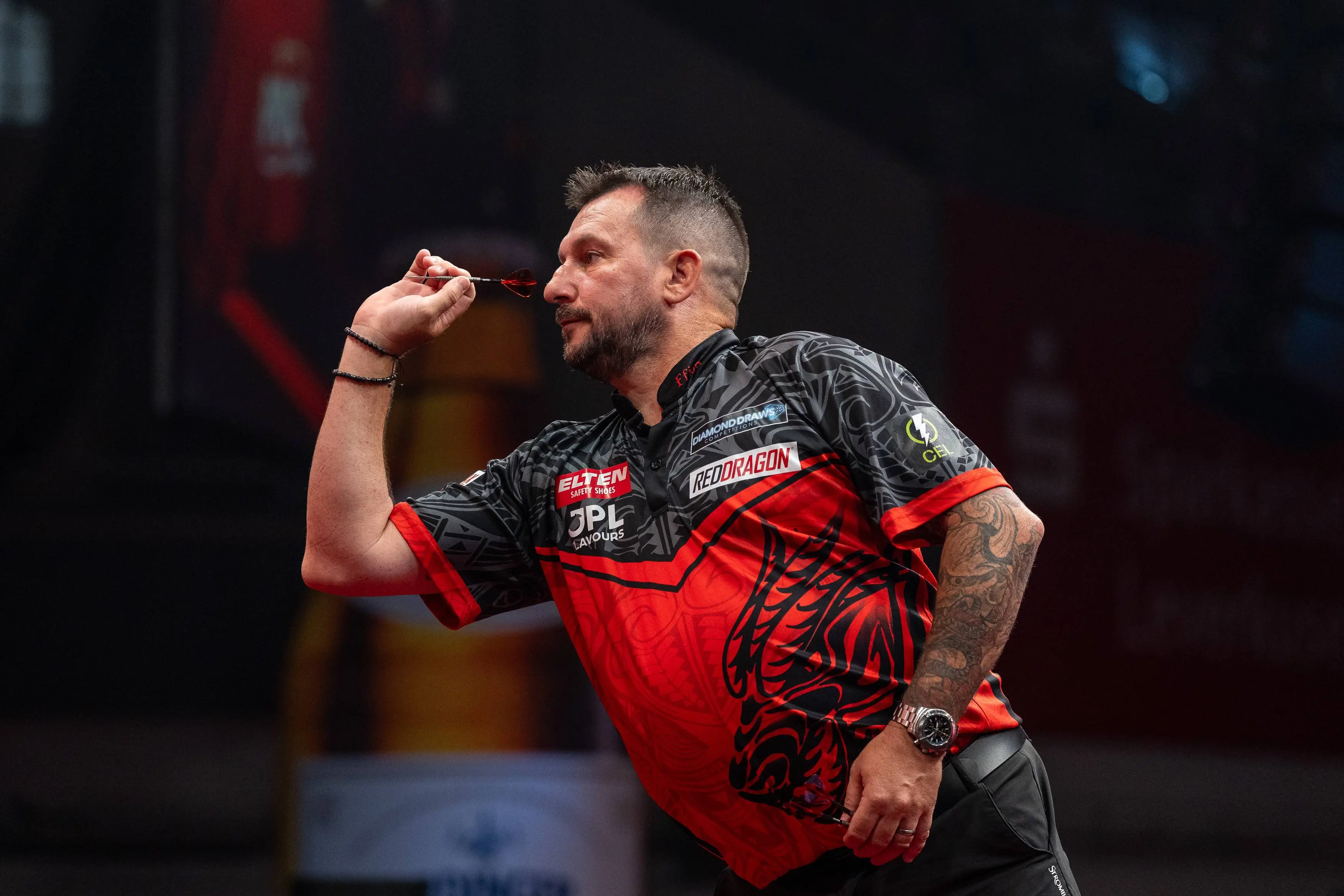 Jonny Clayton in action