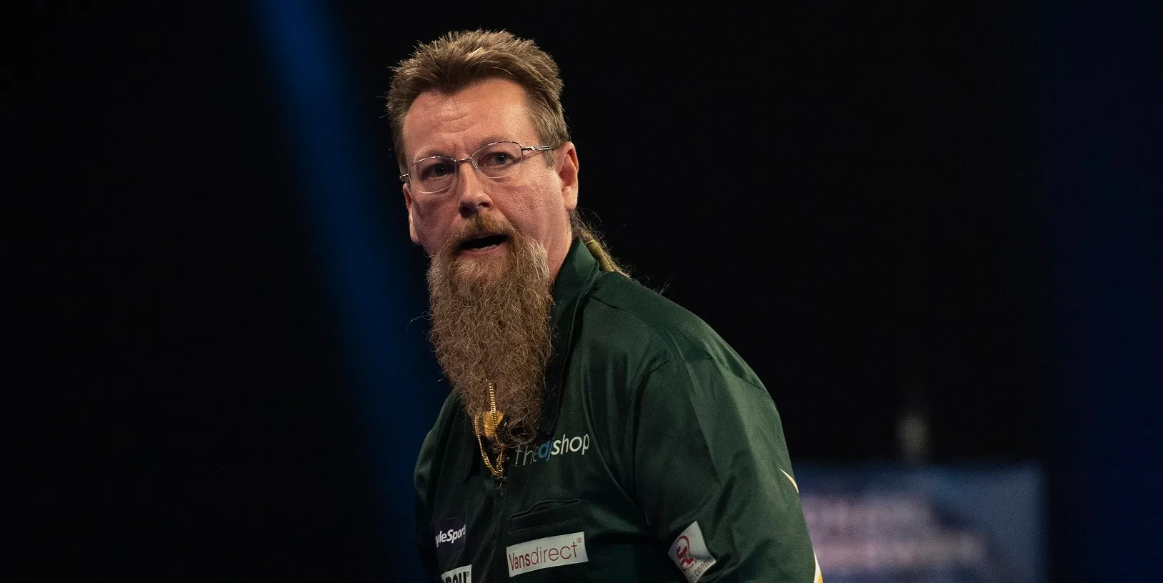Whitlock smashes defending World Grand Prix champion Van Gerwen in phenomenal victory