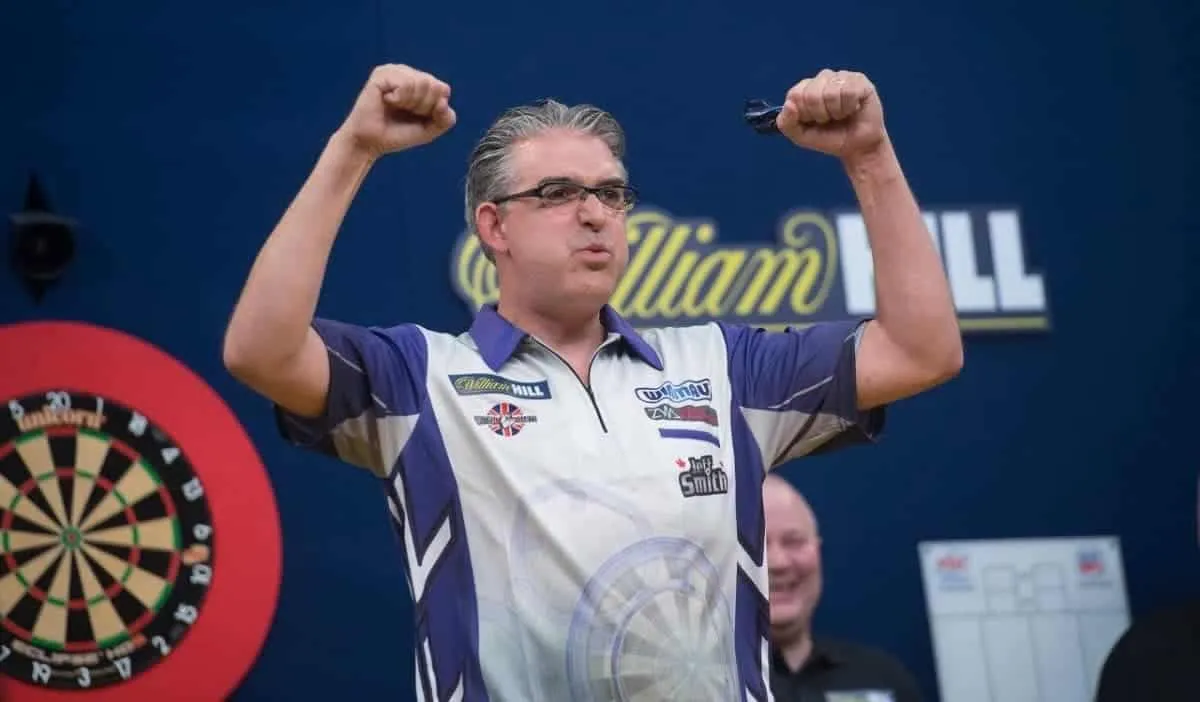 Smith sets up Dobey clash after defeating Barry in hard fought display