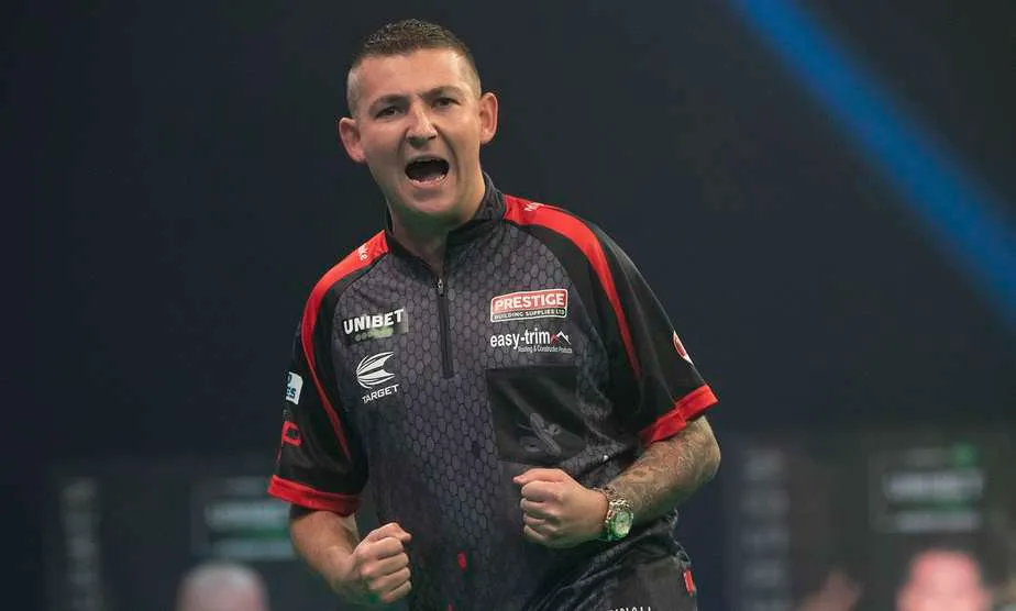 Aspinall wins first match of 2021 Premier League Darts in repeat of last year's final against Durrant