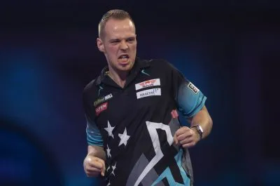 Hopp safely through to World Championship second round with straight sets win over Mathers