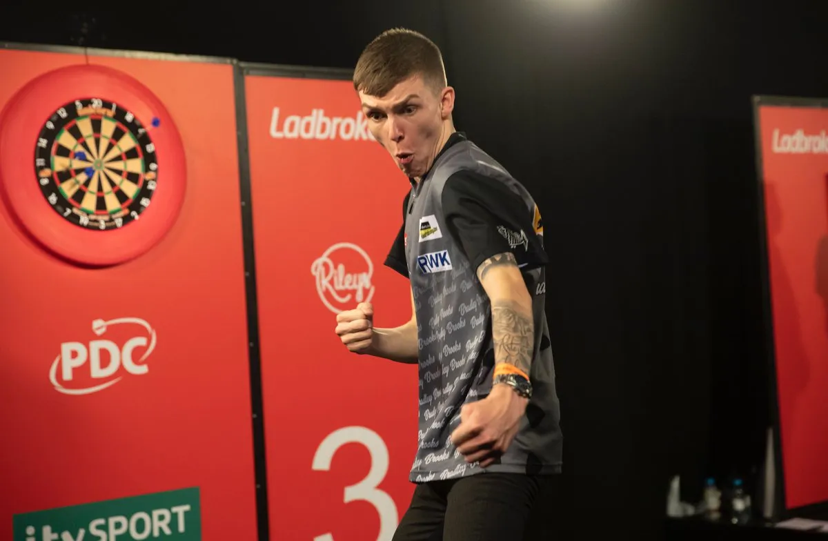 Brooks to face Davis in PDC World Youth Championship Final