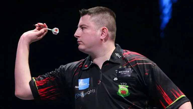 Kenny remains unbeaten to claim PDC Home Tour II Group Nine, joined by Dobey and Bates in next phase