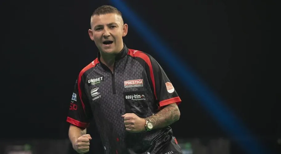 Aspinall leads Premier League Darts table for first time in his career after Night Nine