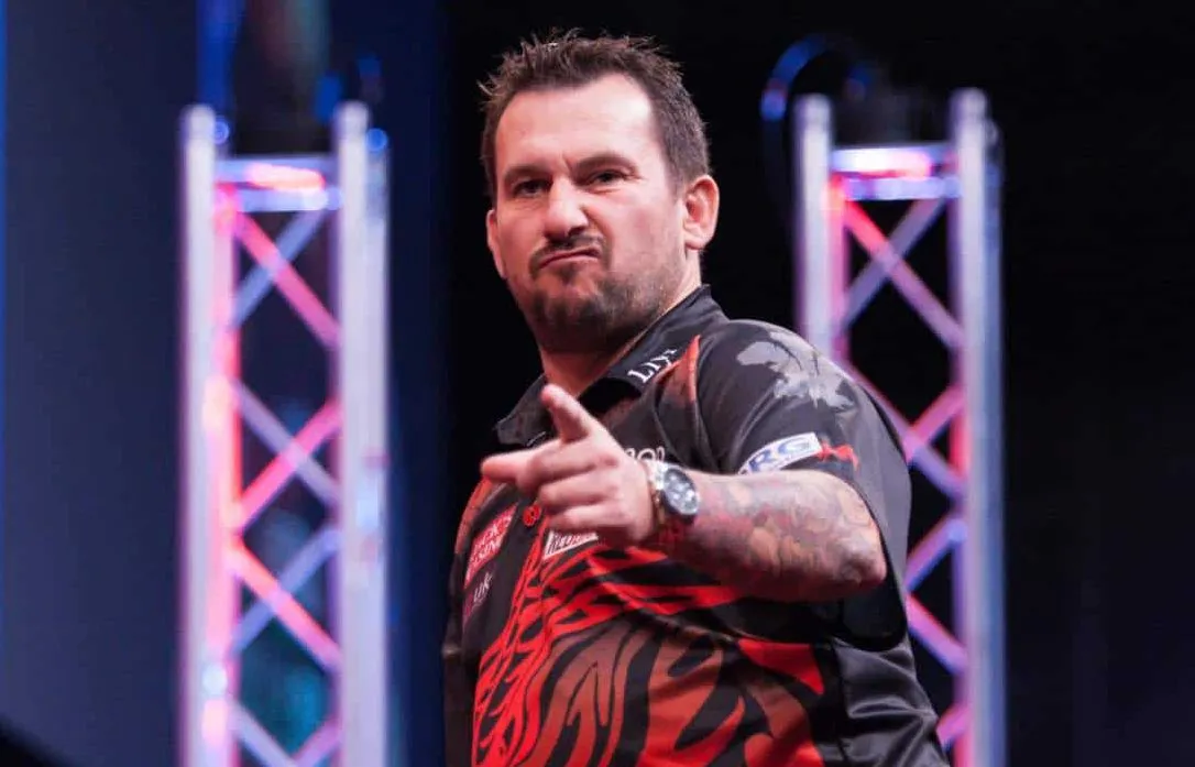 Clayton wins Group Seven on PDC Home Tour II