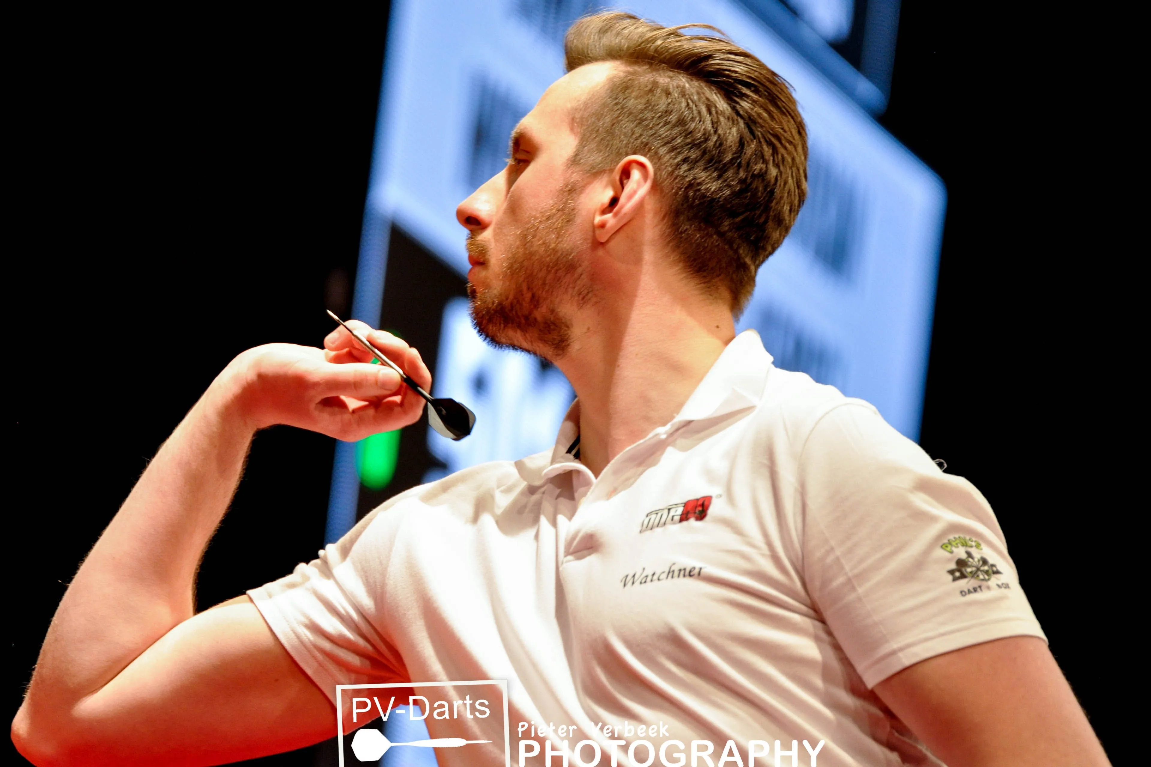 Hempel wirft 9-Darter bei der PDC Europe Super League