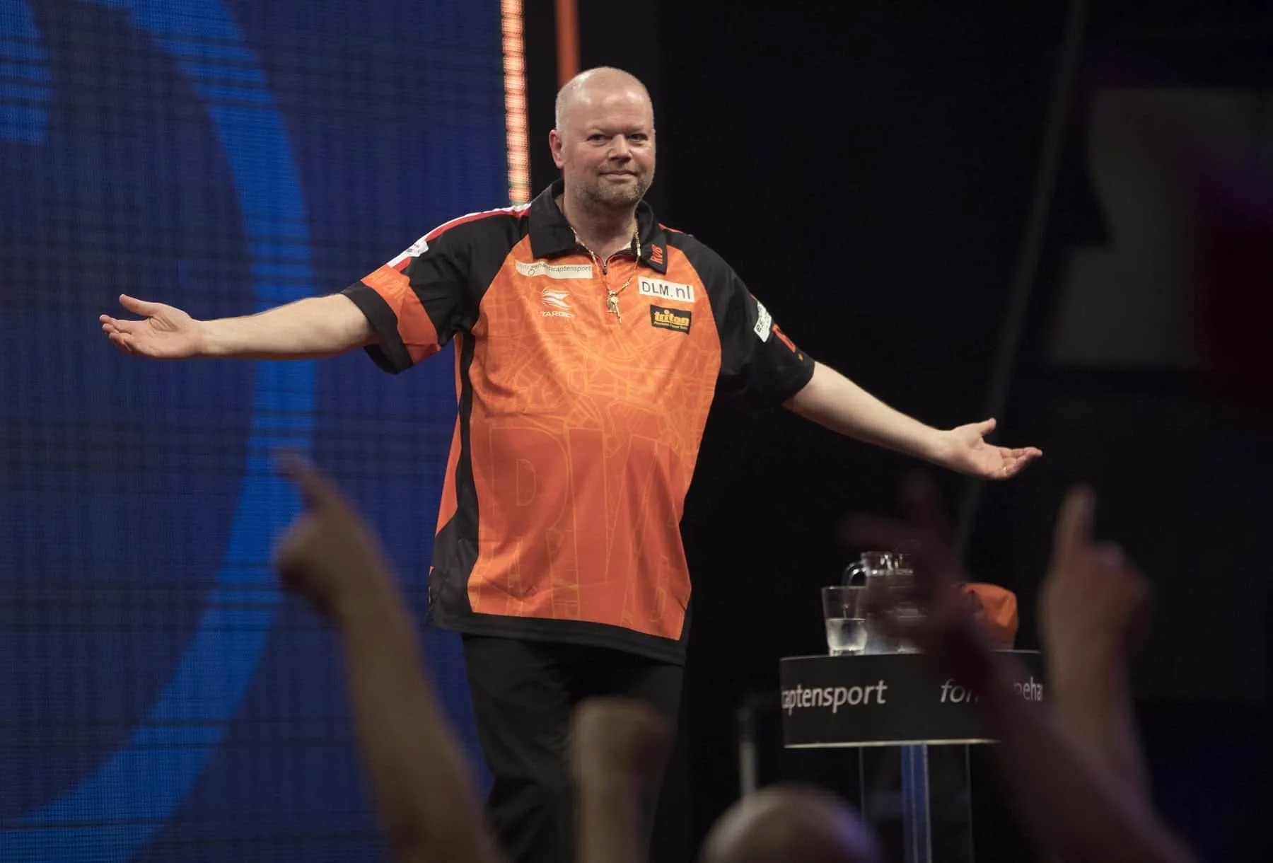 Live-Blog Tag 3 (Geschlossen) : Van Barneveld gewinnt Tag 3 Super Series!!!!