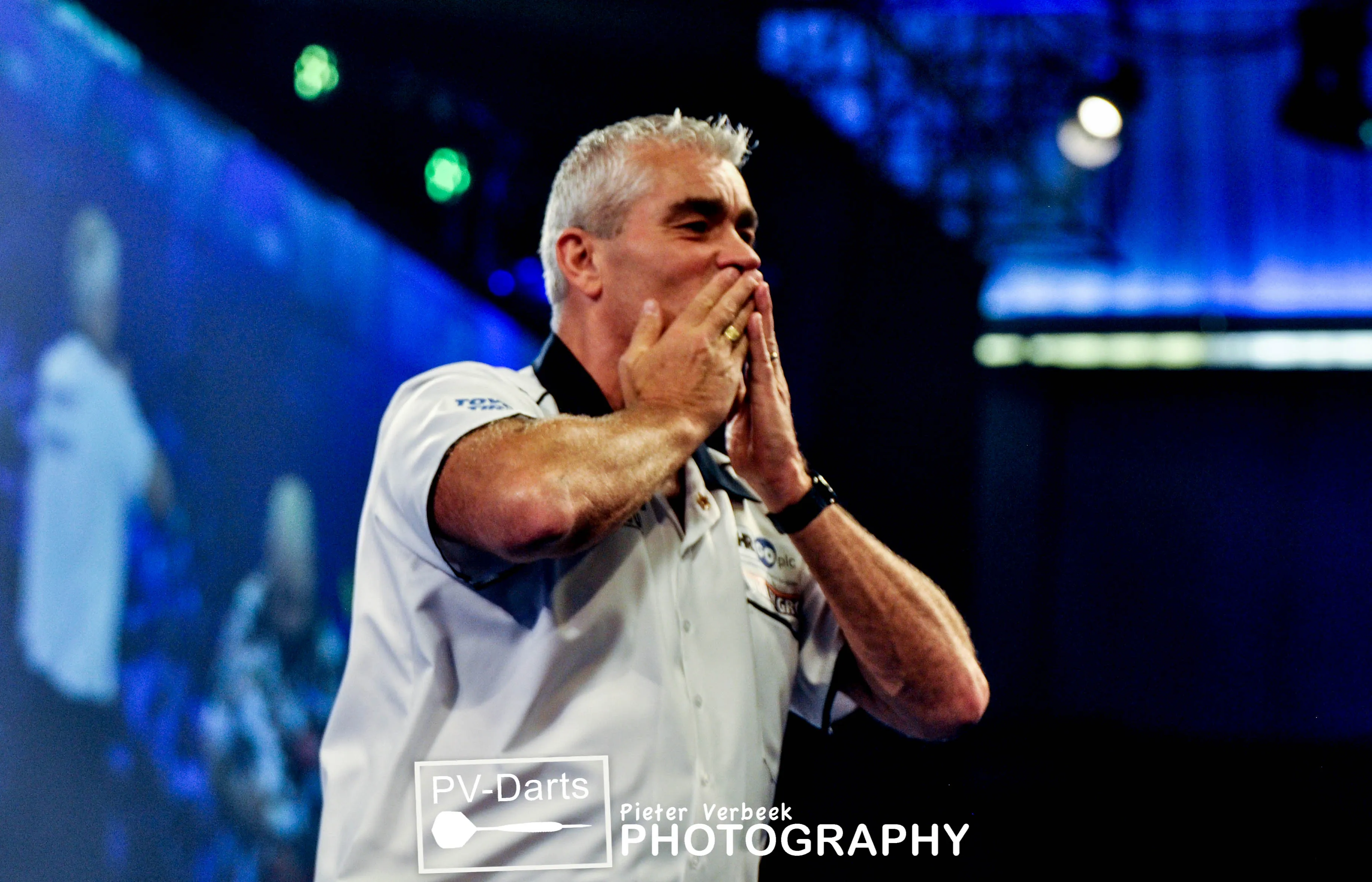 Beaton holt sich mit Titel beim Showturnier Zuversicht für das Spiel gegen Sherrock bei Darts-WM