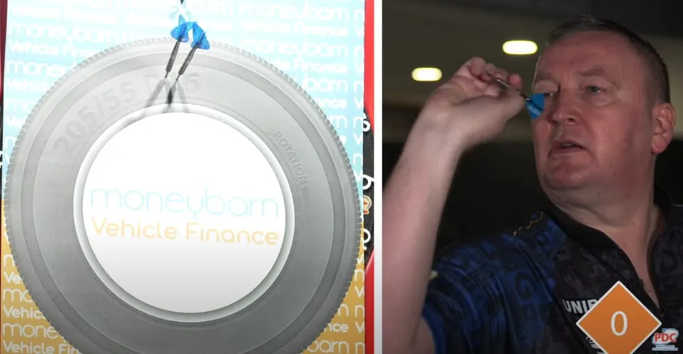 VIDEO: Wie schlägt sich Durrant bei einer Partie 'Blind Darts'?