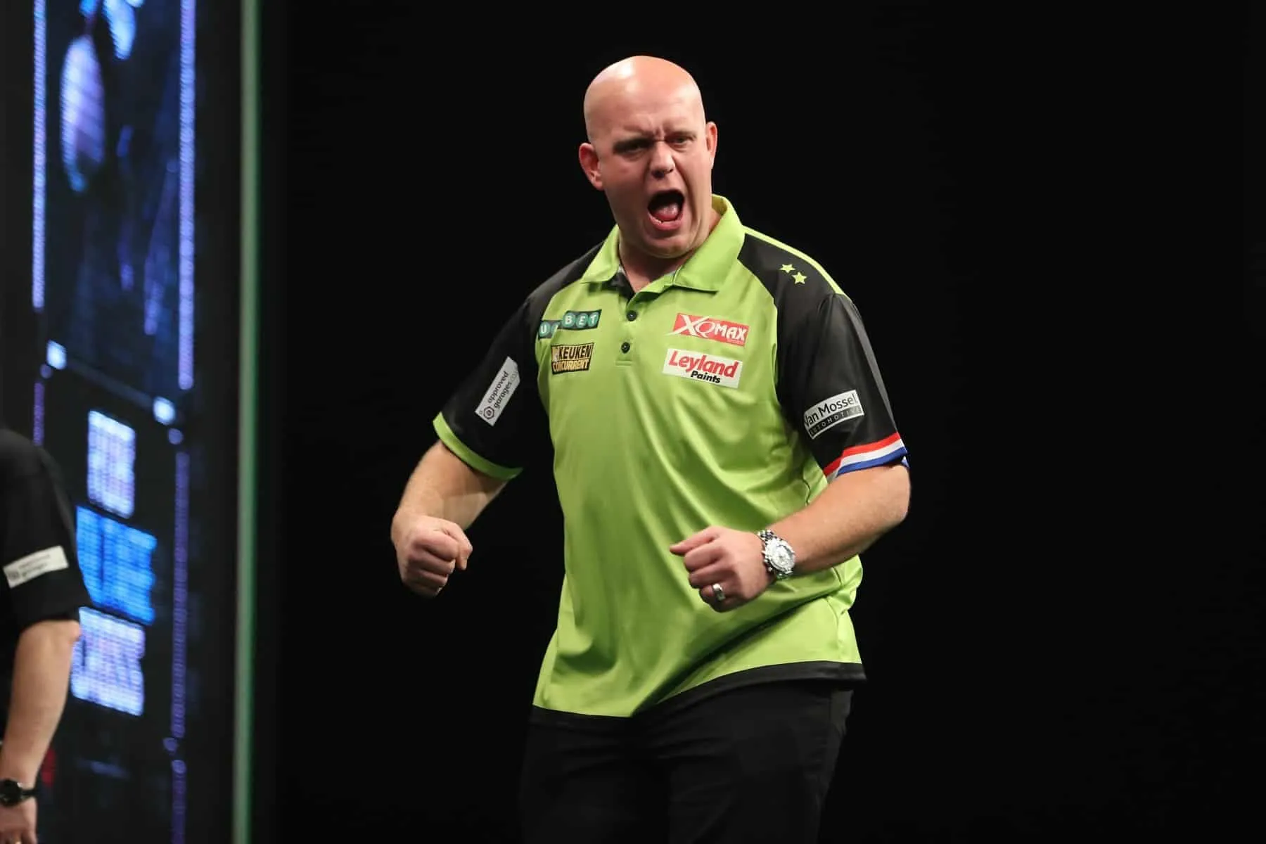 Van Gerwen startet mit einem Sieg über seinen Landsmann in die World Series of Darts Finals, Price siegt gegen van Duijvenbode