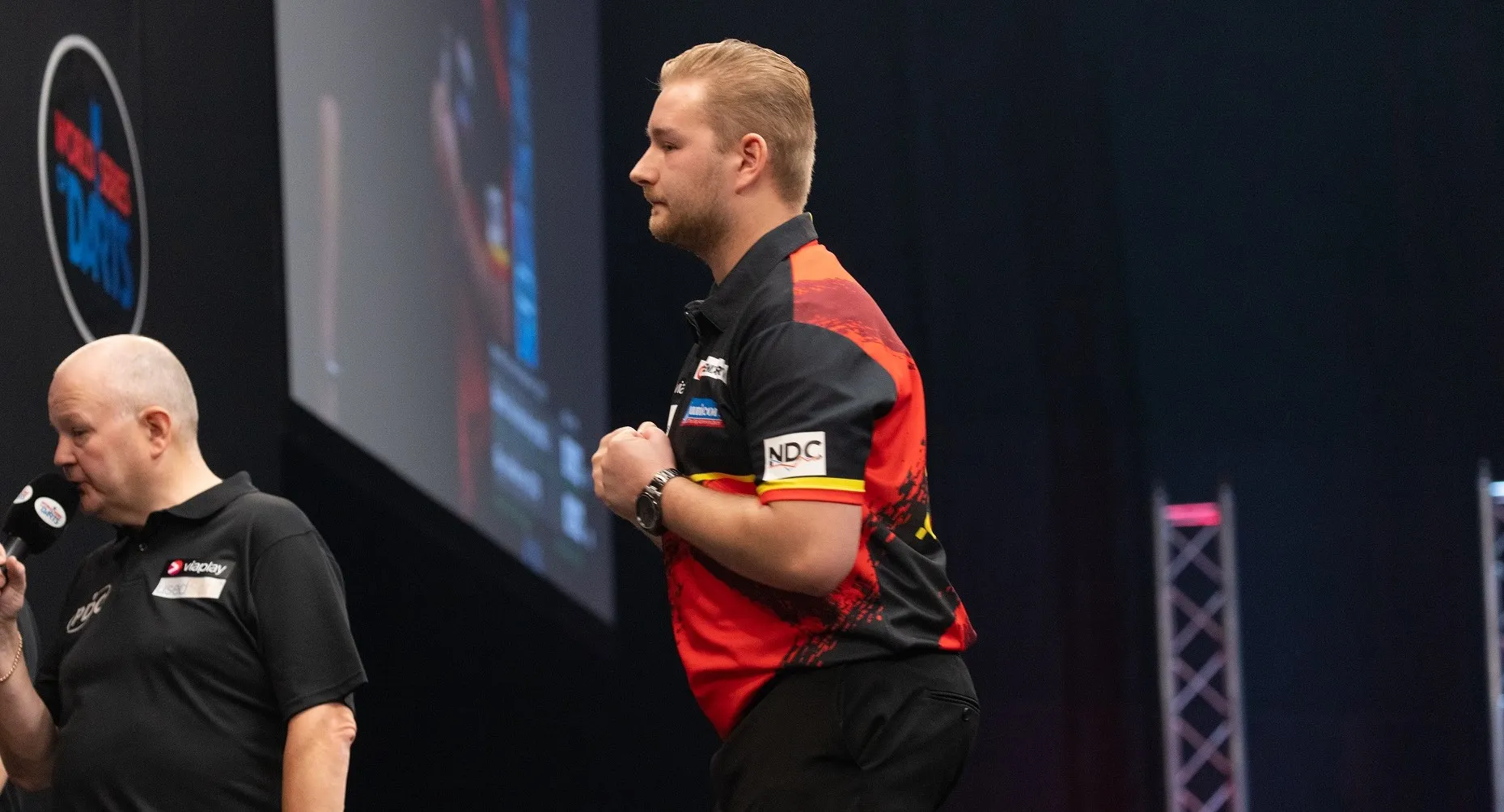 Van den Bergh sichert sich nach Comeback gegen Lewis den dritten PDC-Ranglisten-Titel
