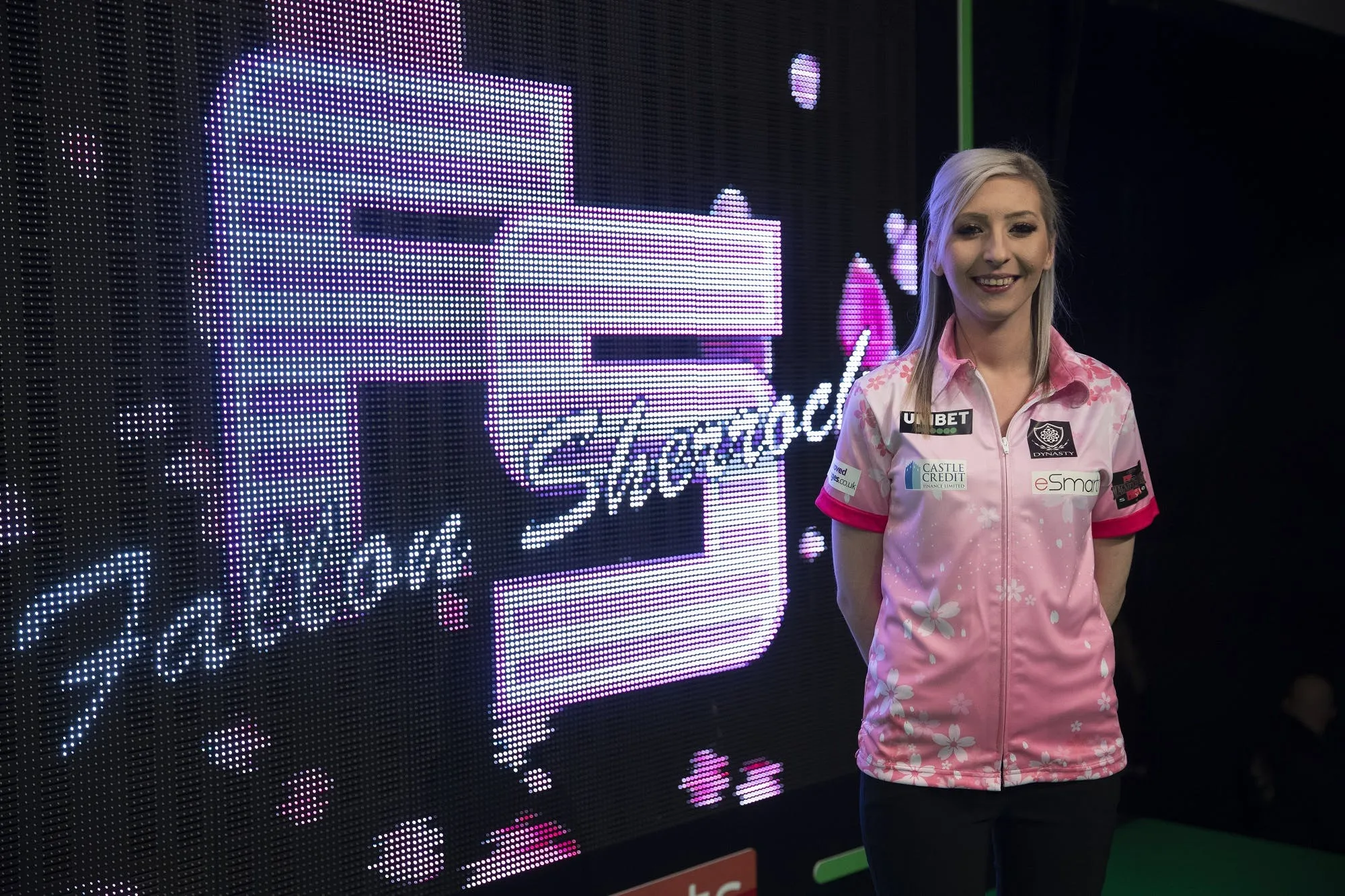 Sherrock steht nach sensationellem Comeback gegen van den Bergh im Finale der Nordic Darts Masters
