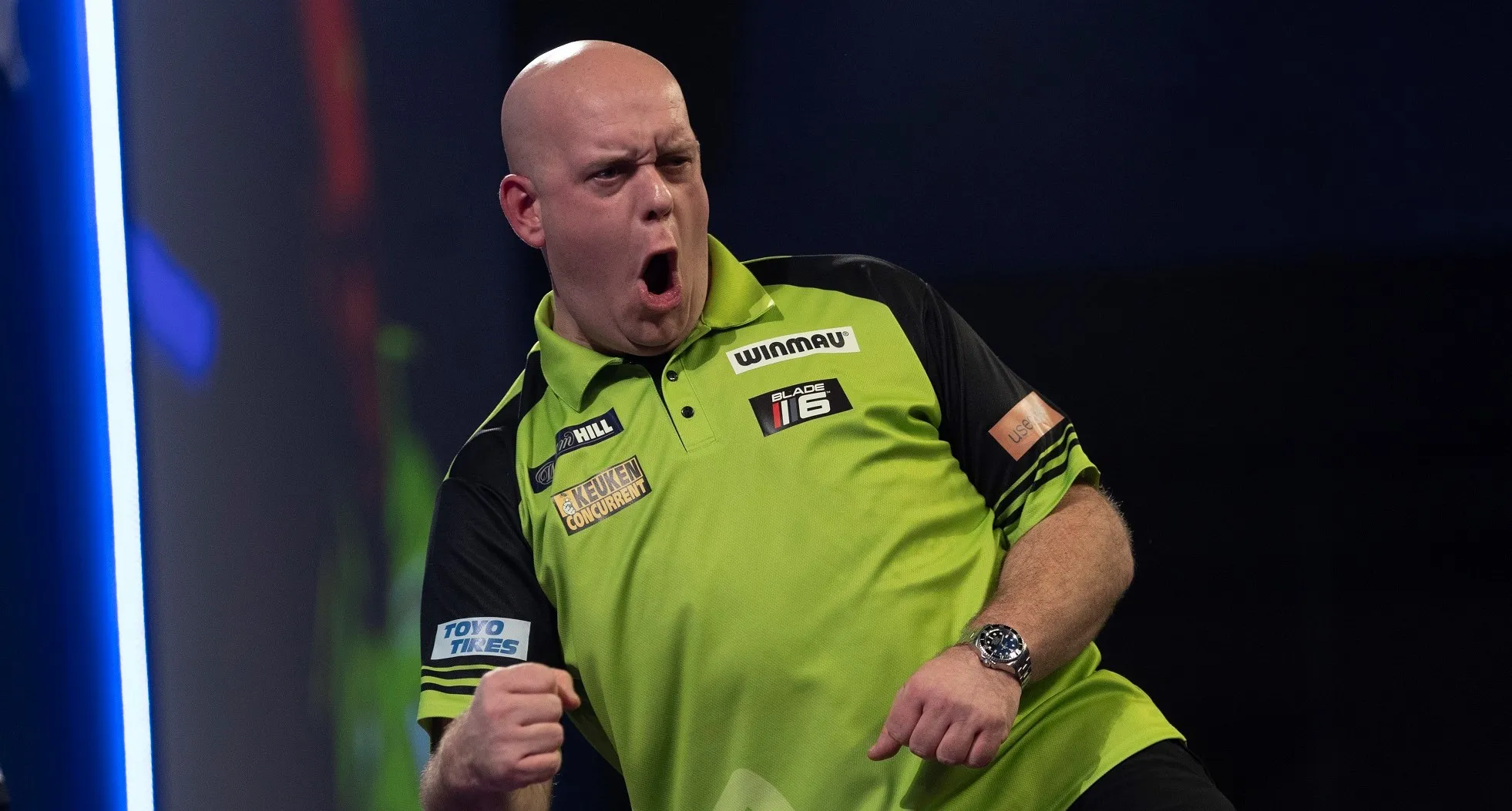 Van Gerwen übersteht fünf Matchdarts, um Humphries den Sieg zu entreißen und das Masters-Viertelfinale zu erreichen