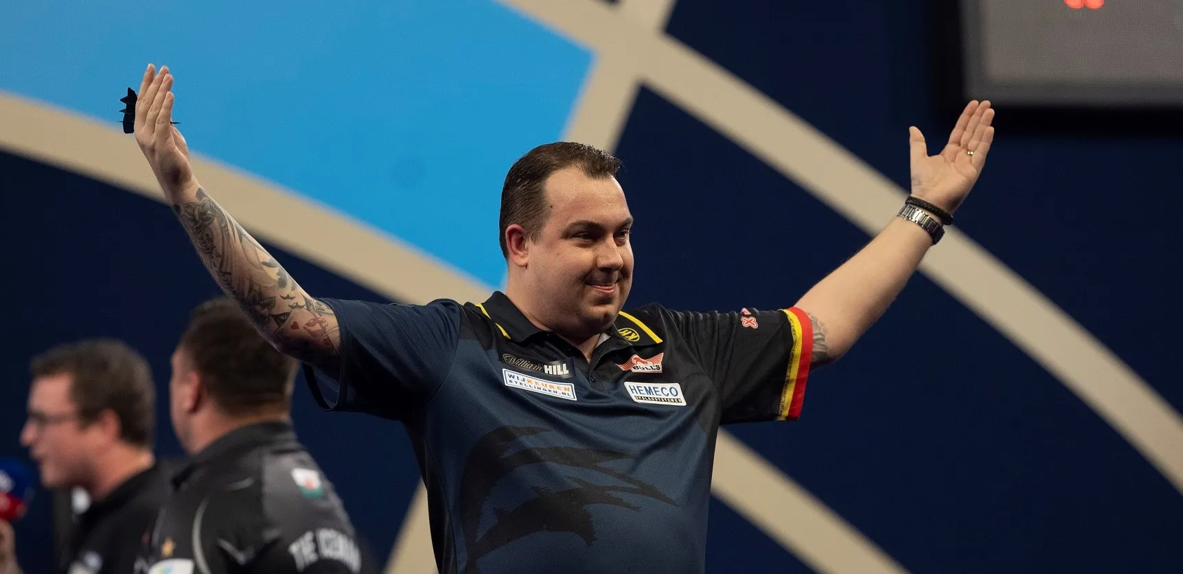 Huybrechts ist mit dem Verhalten von Price nicht zufrieden: "Er ist einfach eine Nervensäge auf der Bühne"