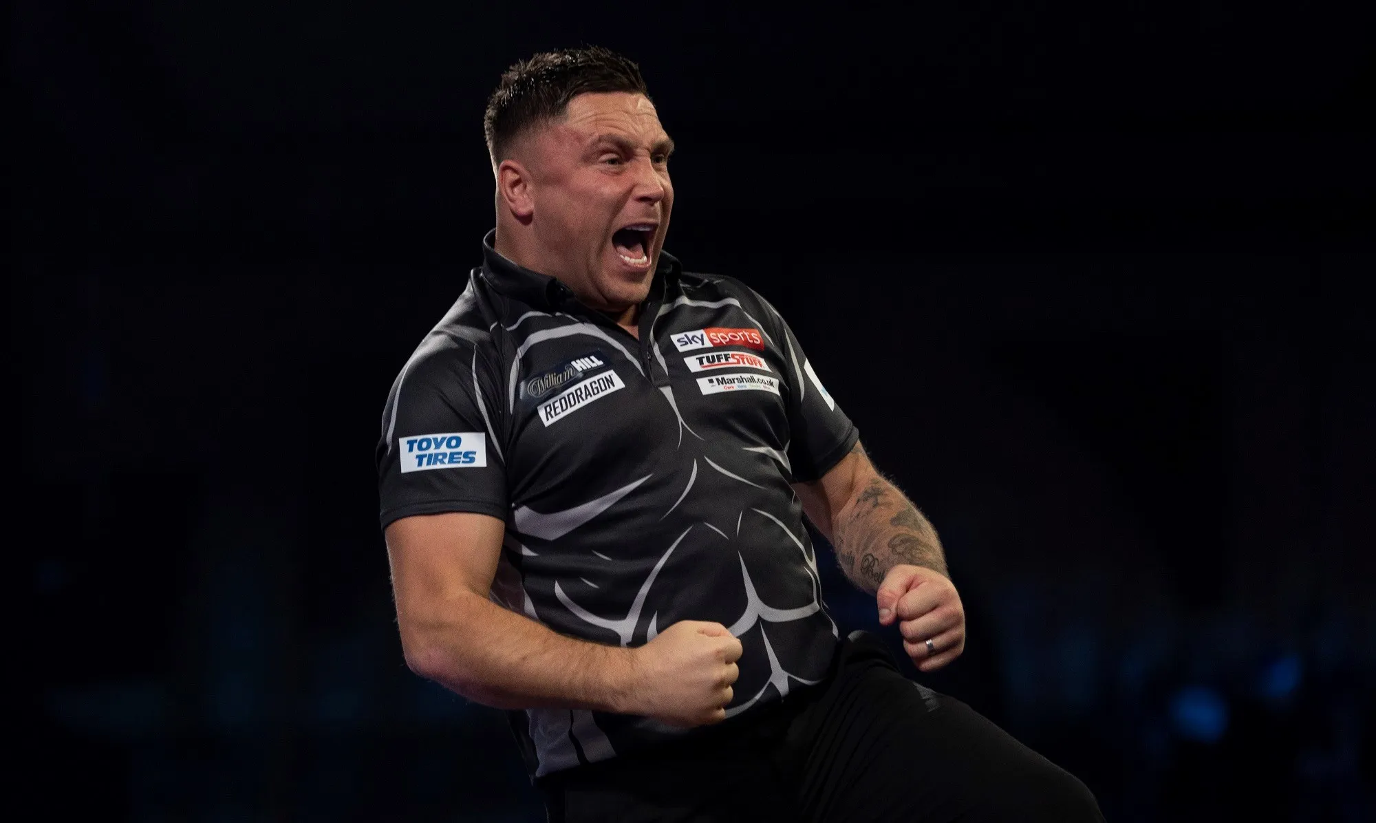 VIDEO: Unglaublicher Price wirft 9-Darter und besiegt van Gerwen