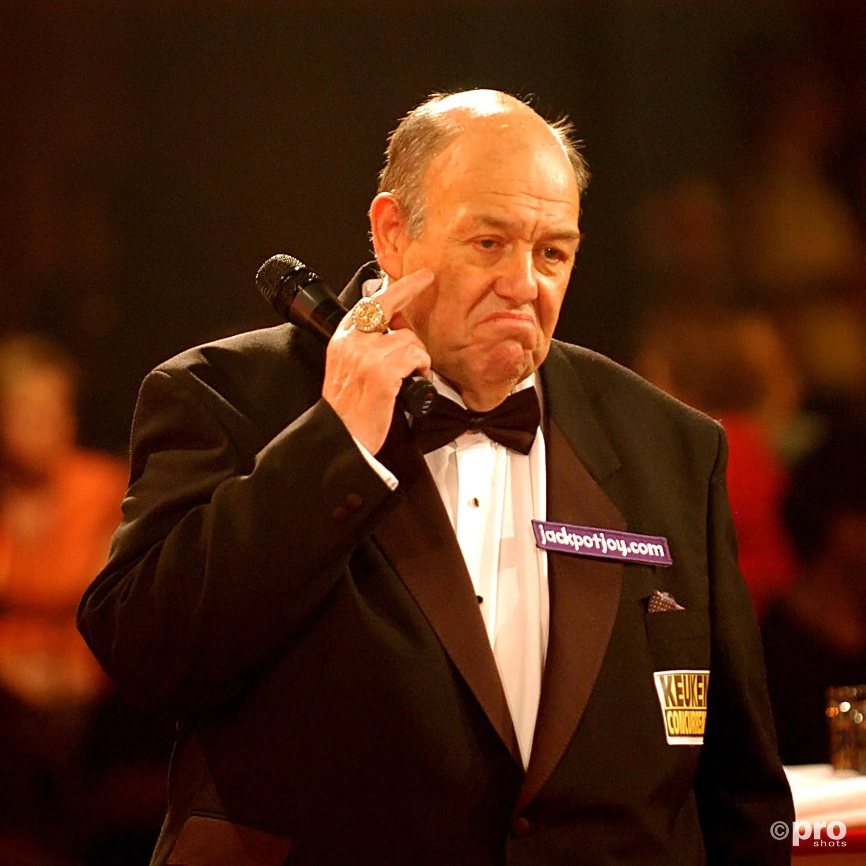 Van Barneveld über den 2016 verstorbenen Zeremonienmeister Fitzmaurice: "Er wird für immer die Stimme des Dartsports sein"