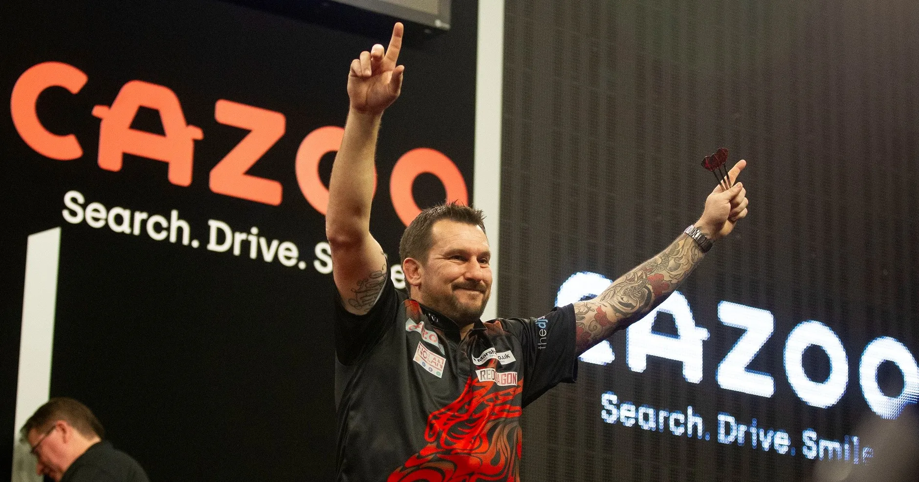 Clayton übernimmt die Führung in der Premier League Darts