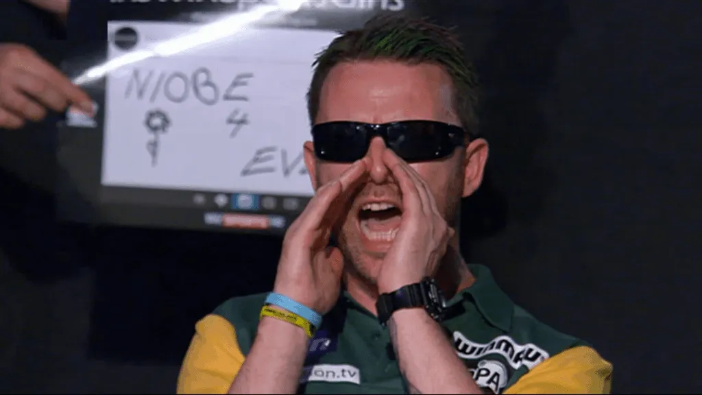 Nicholson über sein Bad-Boy-Image: "Ich wollte das Show-Element des Wrestlings in den Dartsport bringen"