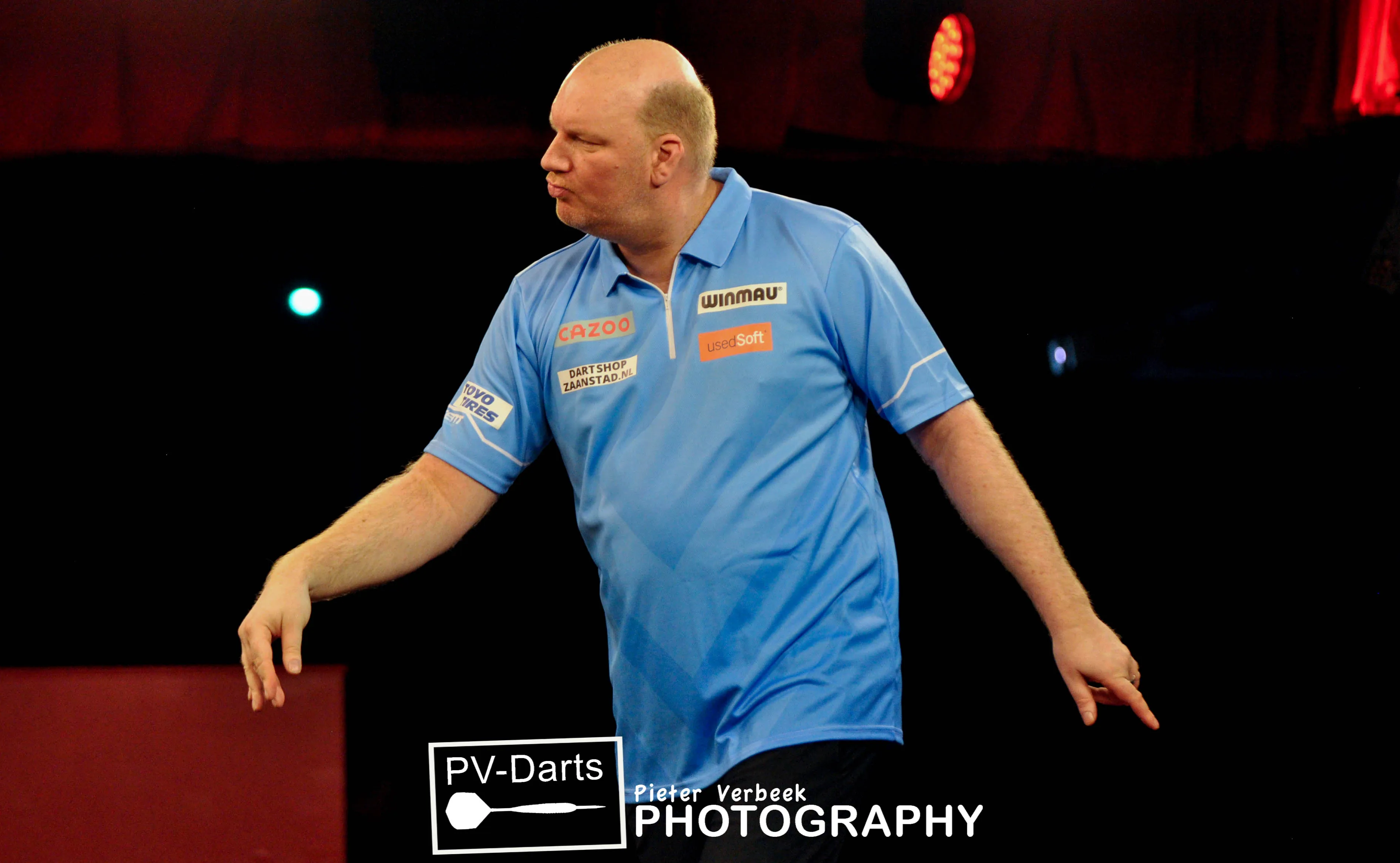 Van der Voort kommt trotz schwieriger Vorbereitung gut durch die UK Open: "Es war ein bisschen stressig"
