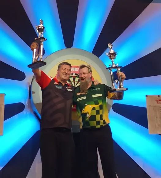 Suljovic gewinnt Exhibition-Turnier in Frankfurt, Schmutzler mit Sieg über Sherrock bis ins Halbfinale gekommen
