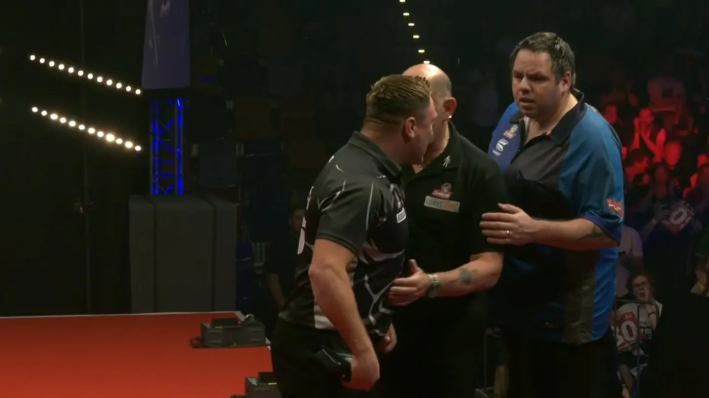 VIDEO: Hitziges Ende zwischen Lewis und Price: "Er hat mich Fettsack genannt"
