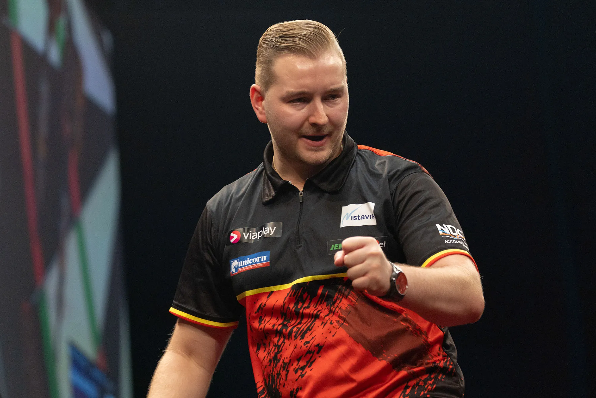 Van den Bergh besiegt Wattimena deutlich und trifft im Halbfinale im Ziggo Dome auf Noppert