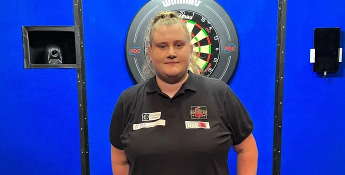 Beau Greaves gewinnt ihren ersten PDC Development Tour Titel mit vier 100+ Averages