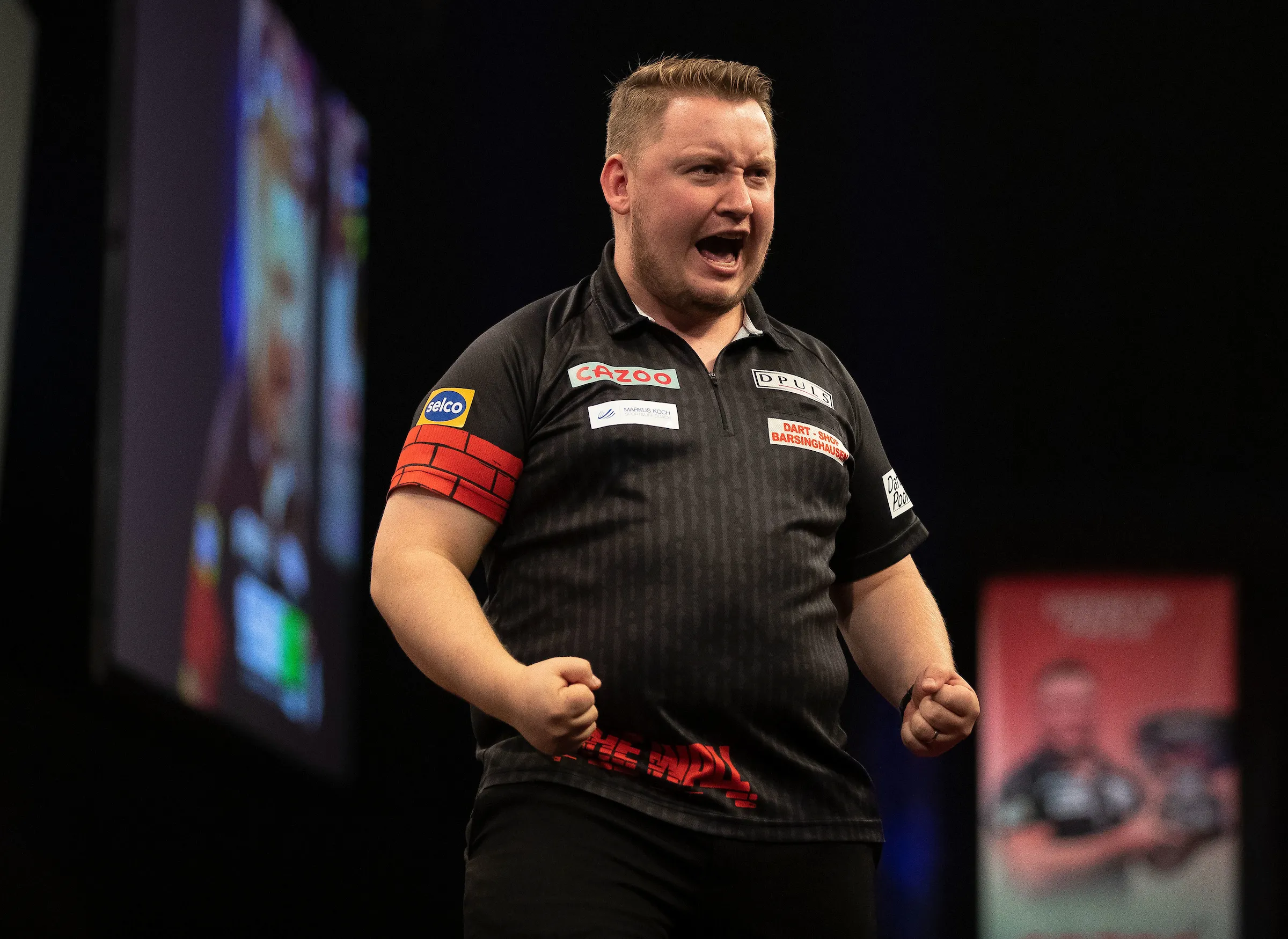 Schindler holt den ersten Big Fish des Turniers und zieht in die dritte Runde der PDC Darts WM ein