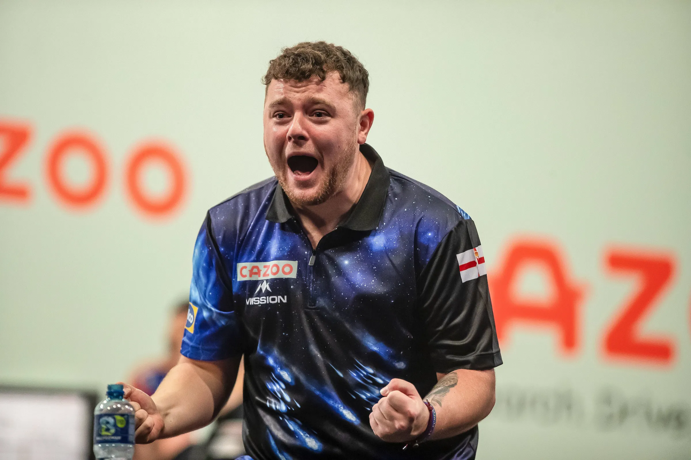 Rock sorgt mit einem unglaublichem 9-Darter gegen van Gerwen beim Grand Slam of Darts für Aufsehen