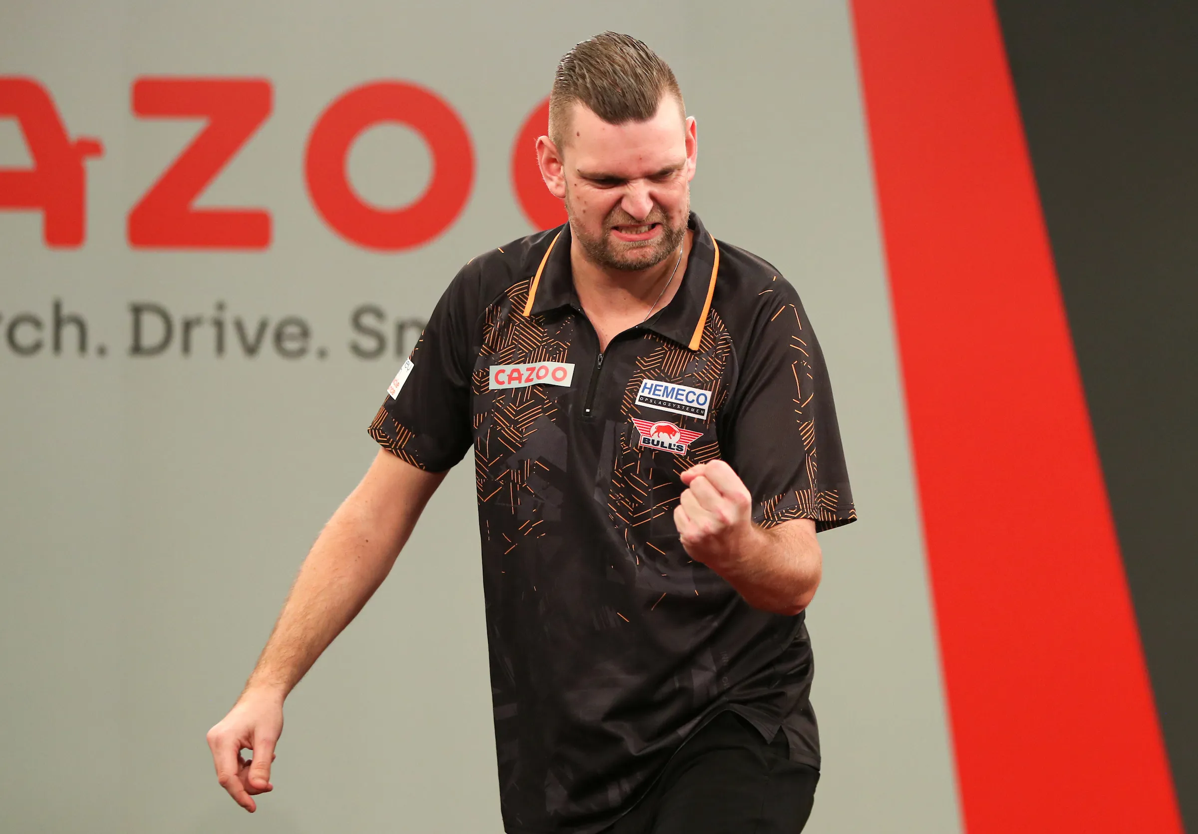 Kleermaker qualifiziert sich problemlos für die zweite Runde bei der Darts Weltmeisterschaft