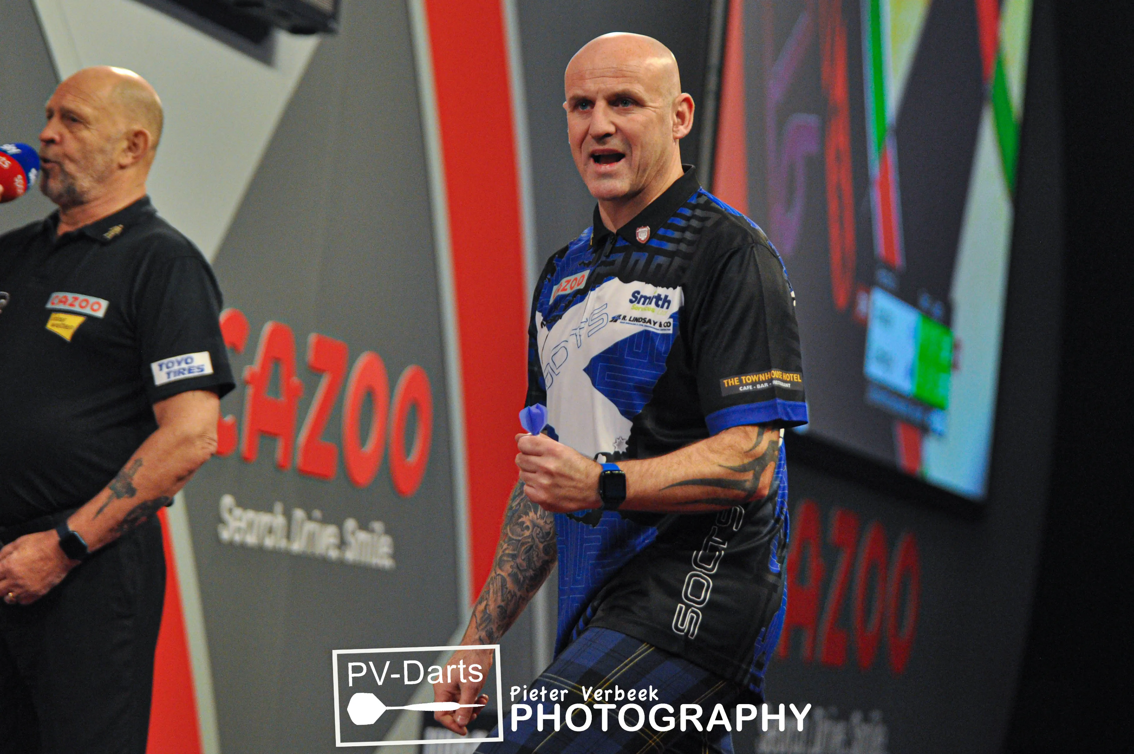 Soutar erreicht bei der Darts WM in einem sehr mittelmäßigen Match die zweite Runde
