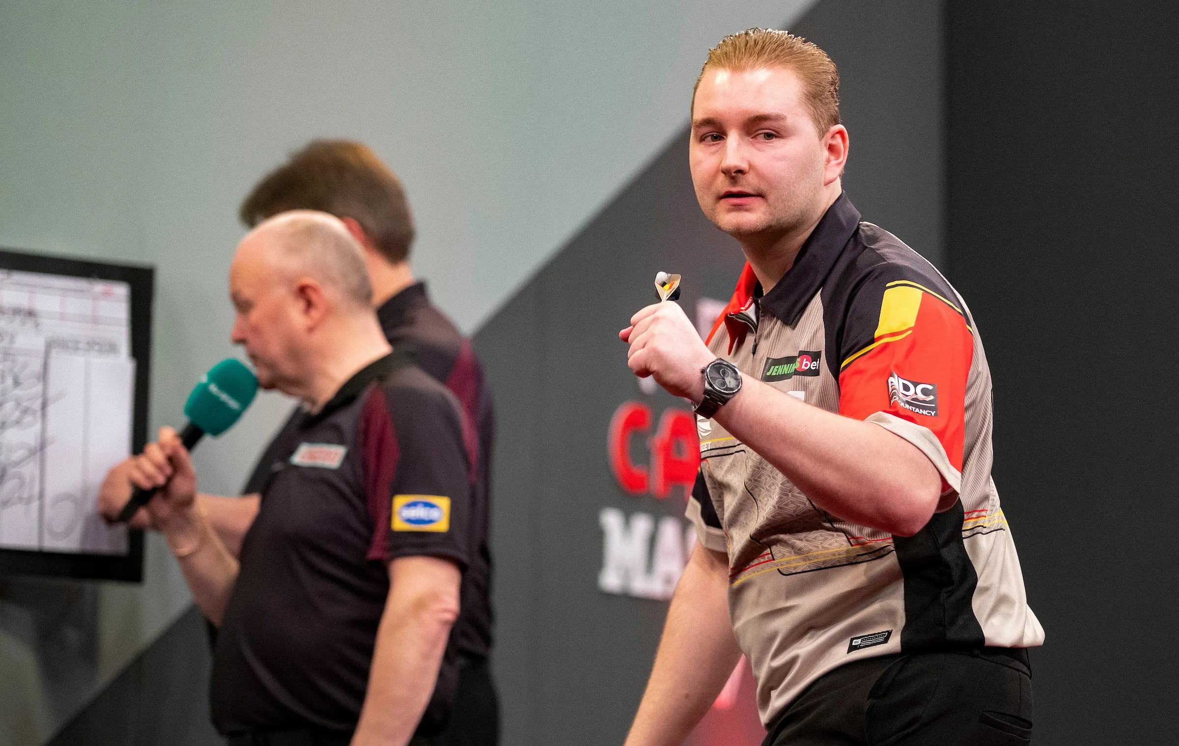 PDC gibt Namen für Premier League Darts 2023 bekannt: Wildcard für Van den Bergh, Clemens erwartungsgemäß nicht aufgestellt