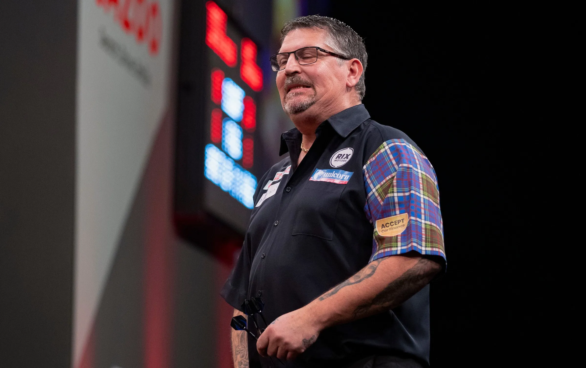 Anderson spielt 109er Average und trifft im Achtelfinale der Players Championship 9 auf van Duijvenbode, der einen 111er Average spielte, Schindler weiterhin auf Siegeszug