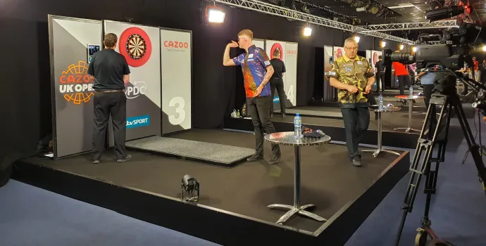Alle Spiele auf allen Plätzen bei den kommenden UK Open live zu sehen