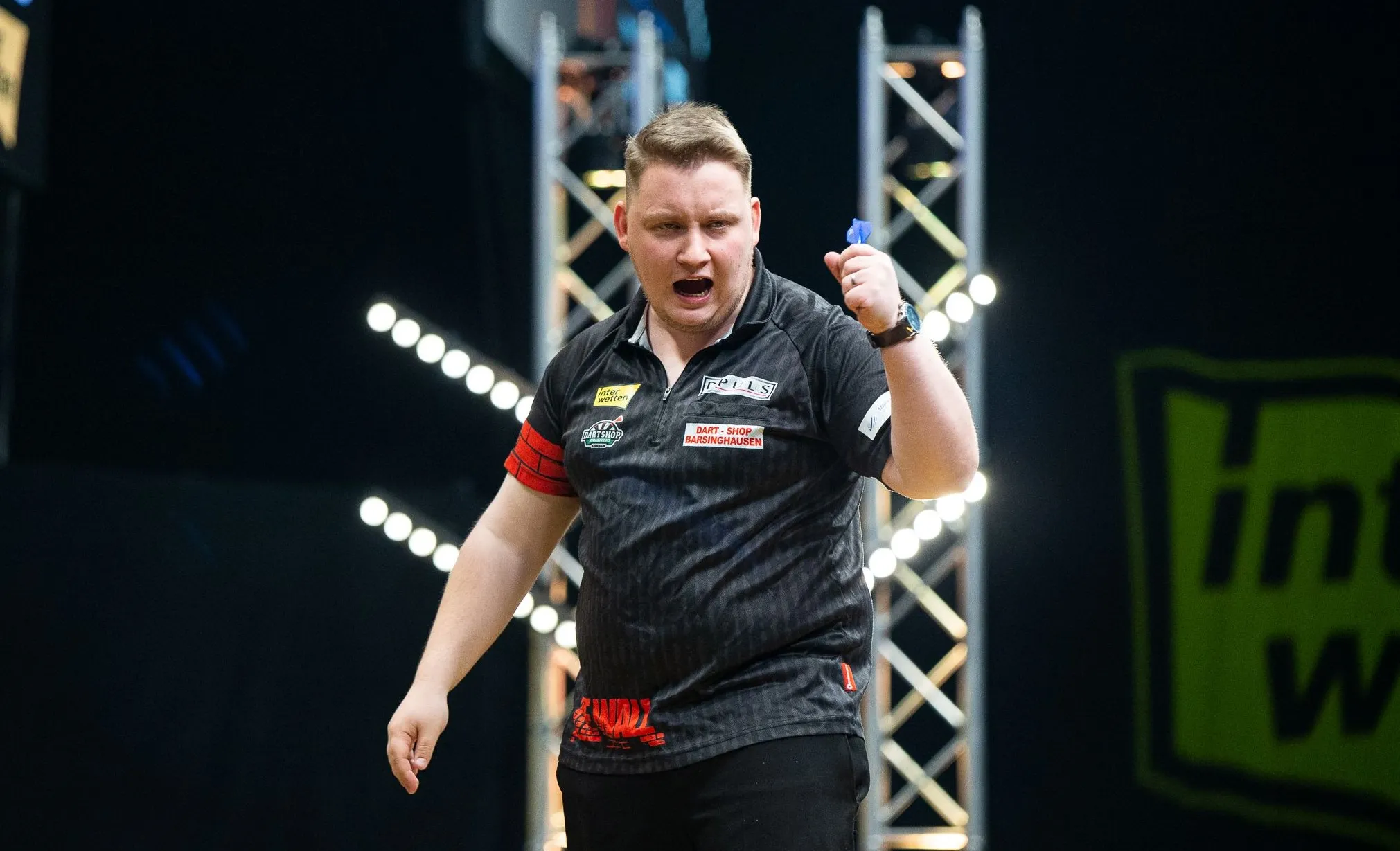 Schindler setzt seinen Lauf in Barnsley weiter fort, Vintage-Anderson zieht mit 104er-Average in das Achtelfinale ein